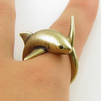 Animal Wrap RIng - Gold Shark
